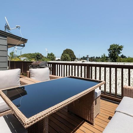 Convenient Family Bach With Easy Access To Blake Park The Beach And Downtown Mount Maunganui Kültér fotó