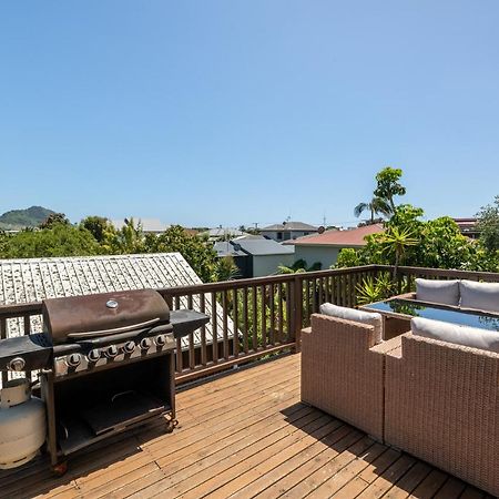 Convenient Family Bach With Easy Access To Blake Park The Beach And Downtown Mount Maunganui Kültér fotó