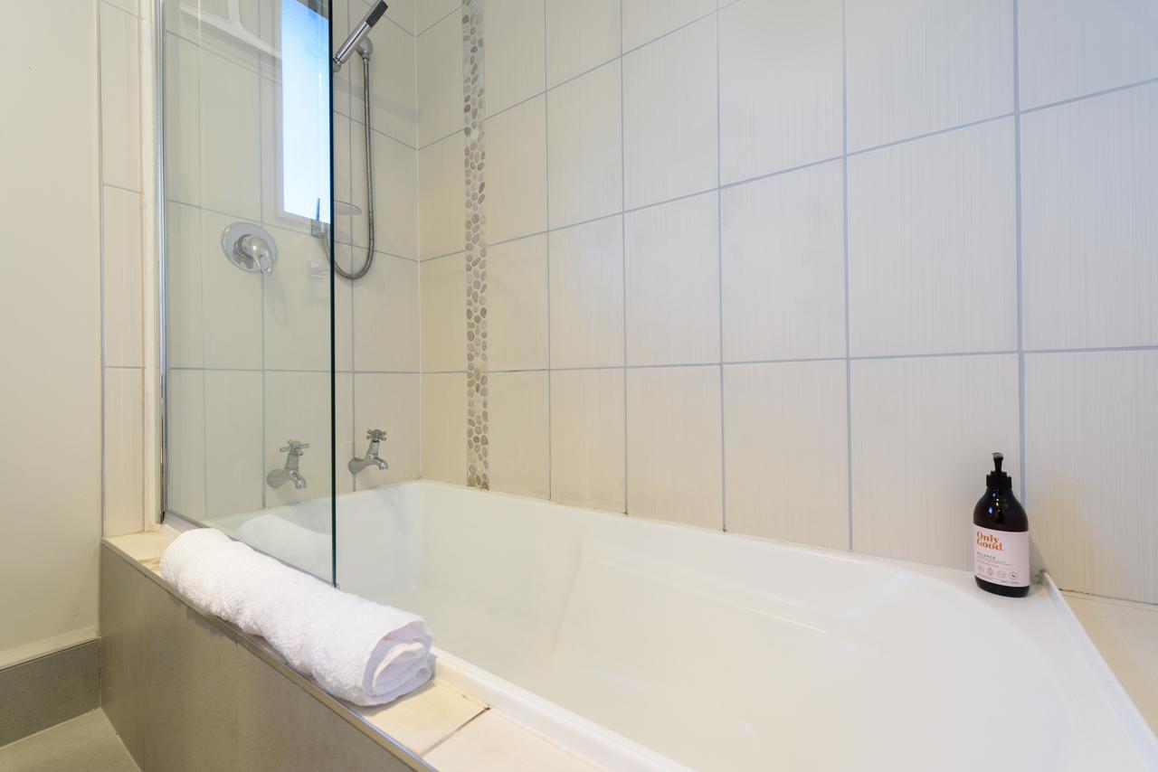 Convenient Family Bach With Easy Access To Blake Park The Beach And Downtown Mount Maunganui Kültér fotó