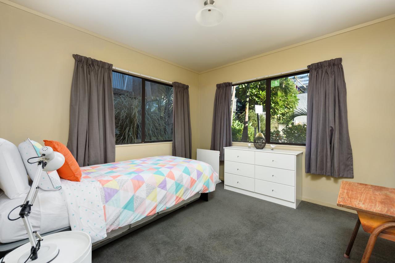 Convenient Family Bach With Easy Access To Blake Park The Beach And Downtown Mount Maunganui Kültér fotó